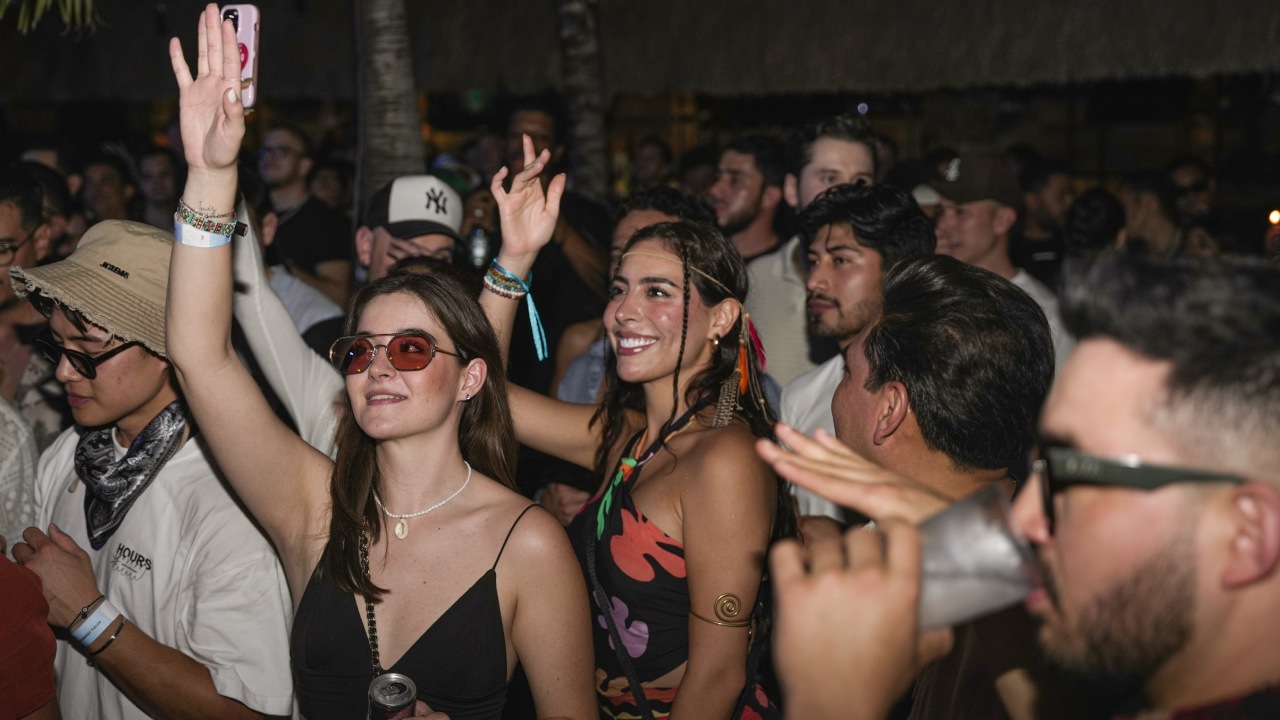 Únete a Muluk Rhythm en Tulum y siente la energía del Caribe