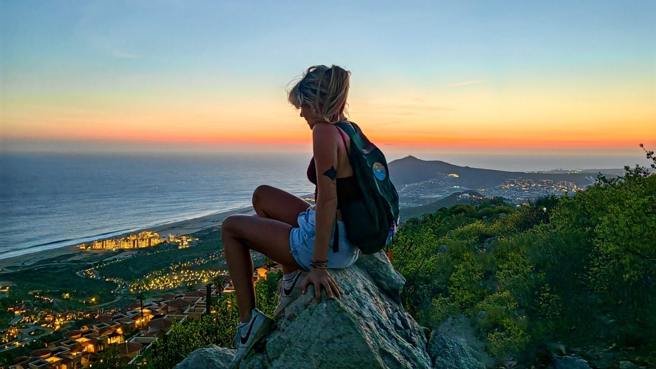Explore-freely-and-travel-safely-with-World-Nomads