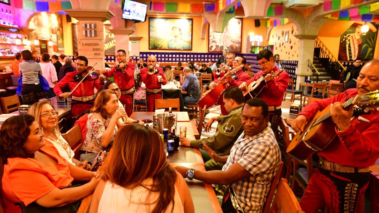 Where-to-travel-in-September?-Live-Independence-Day-in-Los-Cabos!