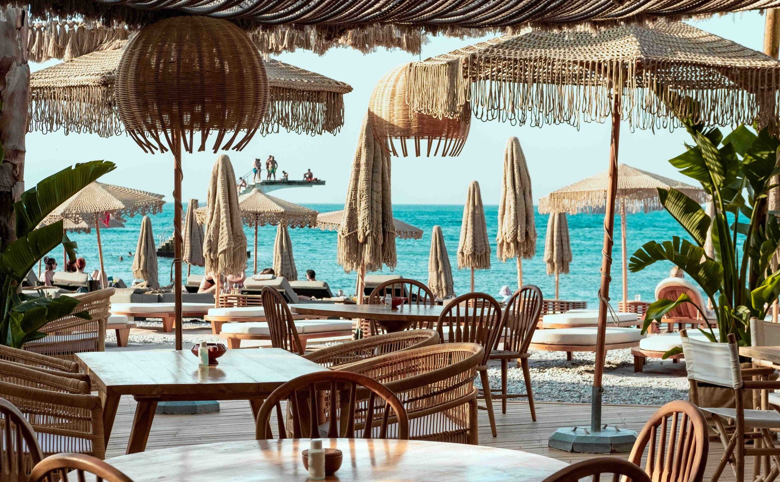 Descubre los mejores beach clubs de Tulum este 2022.