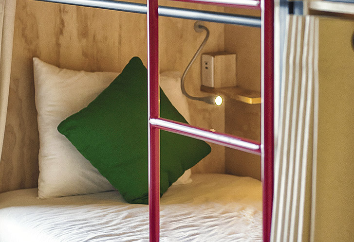 Cama en dormitorio mixto de 8 camas — foto 3