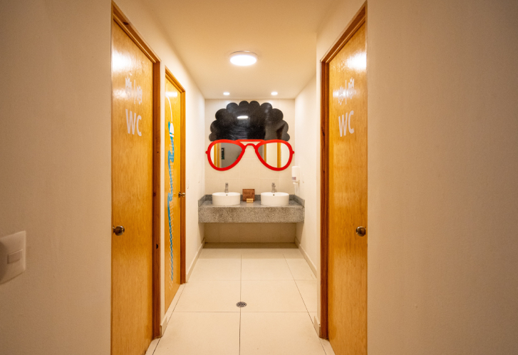 Cama en dormitorio mixto de 8 camas — foto 1