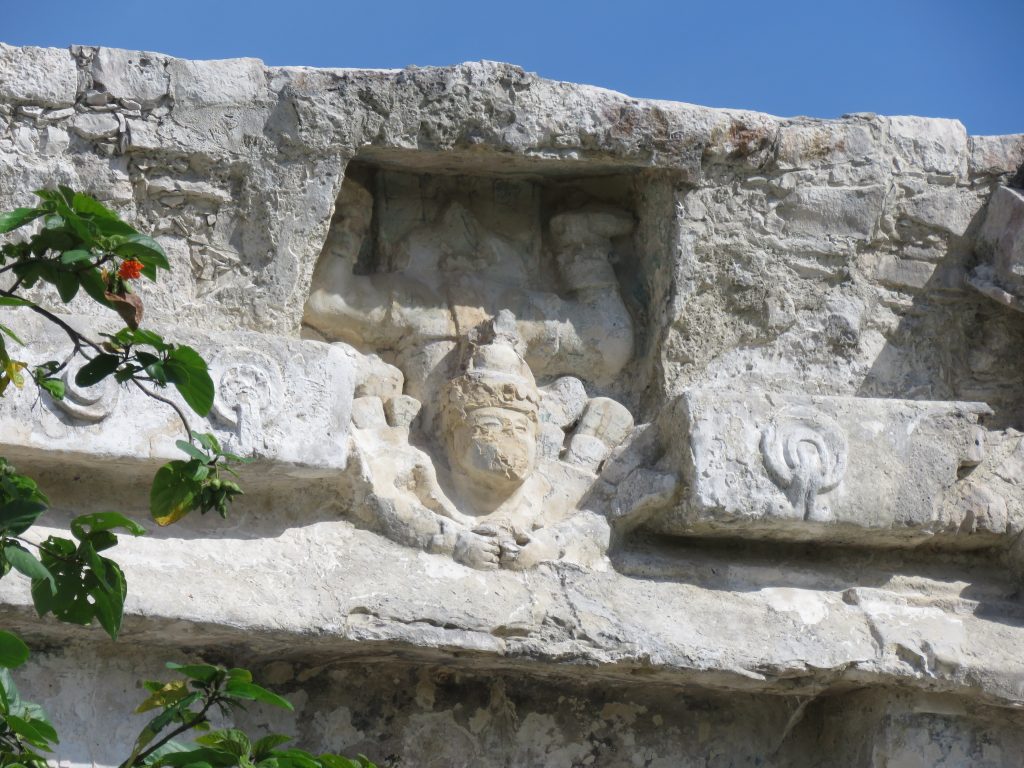 Mayan Monkey -Ruinas - Tulum - 2022