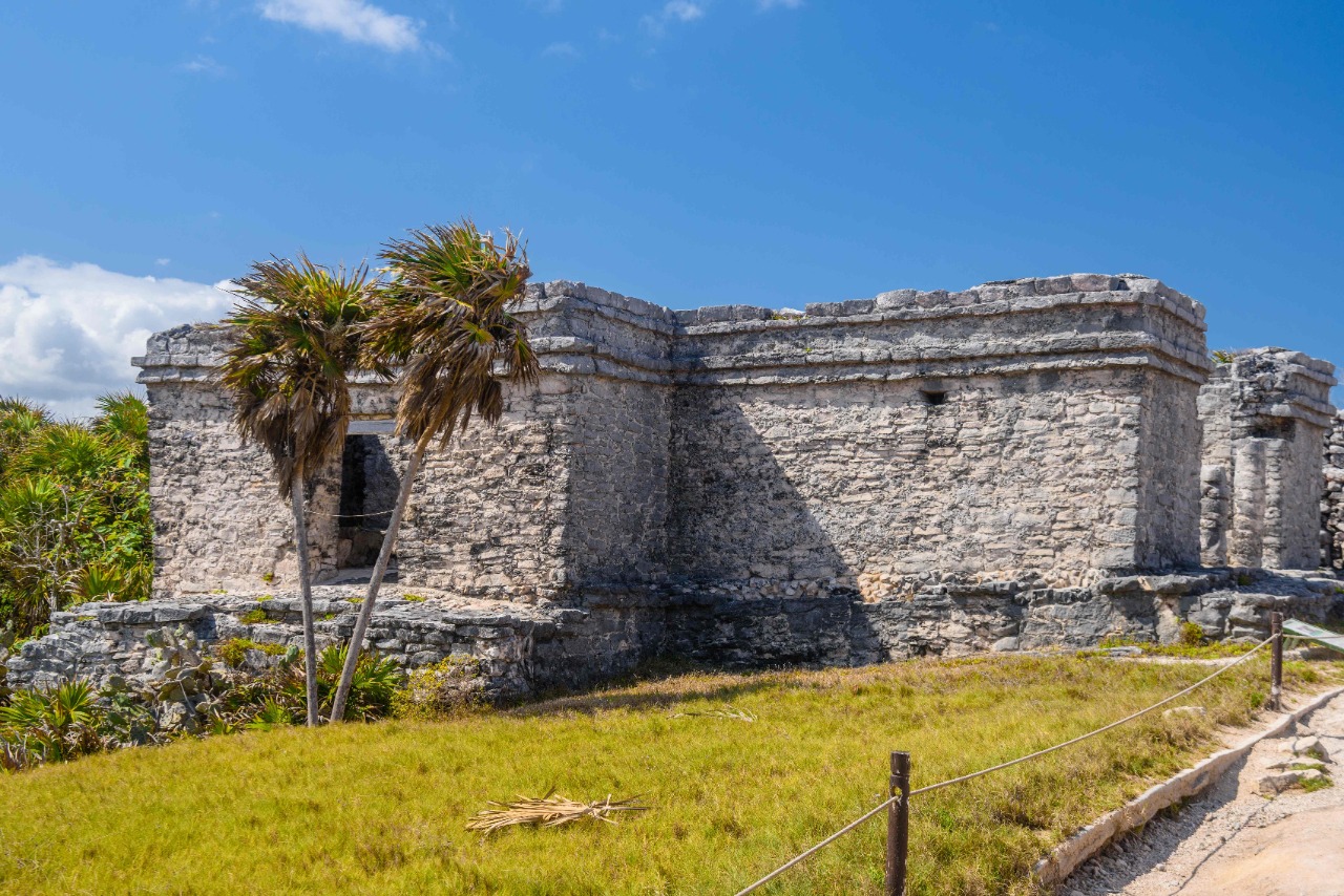Archeological Tulum - Ruins Mayan - Tulum - Mayanmonkey - Tulum